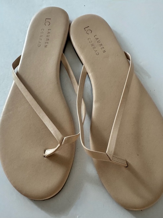 LC Lauren Conrad Shoes - LC Lauren Conrad Womens 10 Flip Flop Sandals Beige Thong Shoes Summer Style Flat